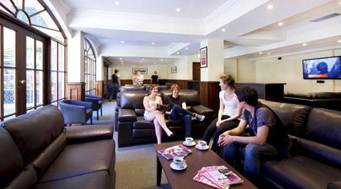 RMIT Village - Melbourne School 1