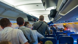 Major airline roasts passengers who jump up right after landing, igniting fierce backlash Melbourne School