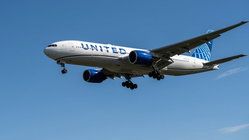 United flight from Chicago makes emergency landing after passenger's 'multiple attempts' to breach cockpit Melbourne School